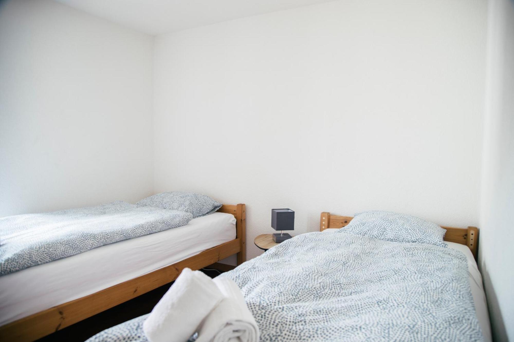Nimbuzzz Apartments Unterseen Room photo