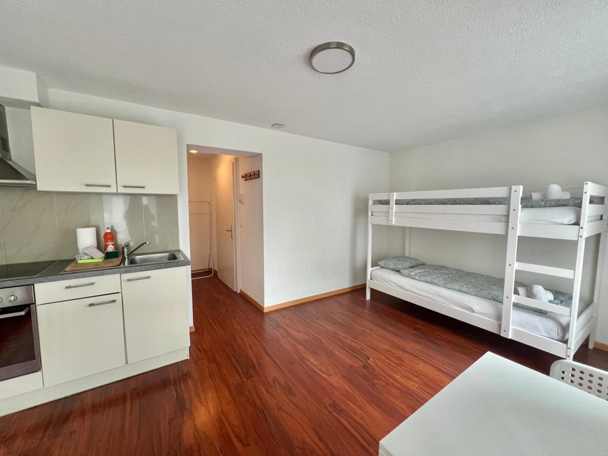 Nimbuzzz Apartments Unterseen Room photo